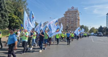 Vasile Zelca: „Protestele dau roade. Guvernul a eliminat din proiect încetarea plății orelor suplimentare” - 5