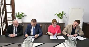 Stire din Cultură-Educație : Promisiunea reabilitării Templului Israelit al Constanței s-a concretizat astăzi