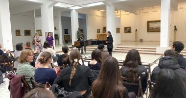 Stire din Cultură-Educație : Melomanii, invitați la un recital cameral vocal-instrumental „Una Canzone Per Te”, la Muzeul de Artă