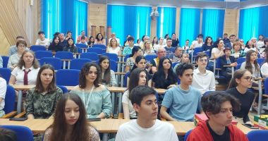 Stire din Cultură-Educație : Elevii constănțeni cu rezultate deosebite la biologie, premiați la Facultatea de Medicină