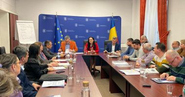 Stire din Social : Legea salarizării, în atenția Ministerului Muncii