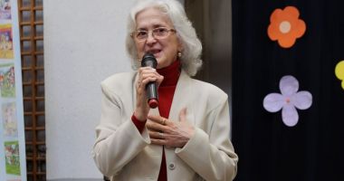 Stire din Cultură-Educație : Ateliere speciale de lectură cu scriitoarea Victoria Furcoiu – Bunica, la Școala Brâncovenească