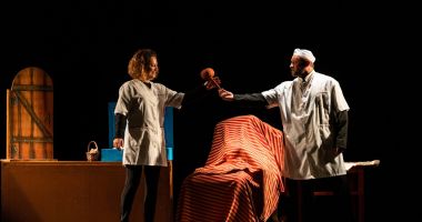 Stire din Cultură-Educație : Ultimele spectacole ale stagiunii la Teatrul ”Căluțul de Mare”.  Duminică - ”Poveste cu… Scufița Roșie”