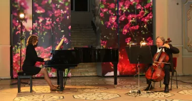 Stire din Cultură-Educație : Recital cu un Stradivarius din anul 1725, în foaierul Teatrului „Oleg Danovski“