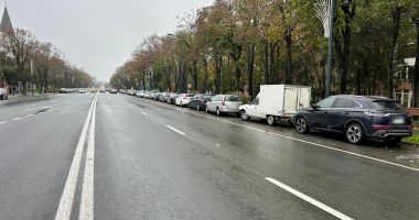 Stire din Social : Lucrările de montare a separatorilor de trafic, în plină desfășurare. Unde sunt montați aceștia