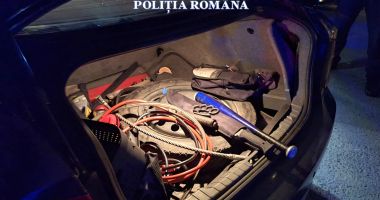 Stire din Eveniment : Polițiștii constănțeni cu ochii pe șoferii de “liniuțe”. Ce au descoperit în portbagajul unuia dintre ei