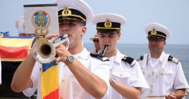 Stire din Cultură-Educație : ASTĂZI, în Piața Ovidiu, debutează spectacolele susținute de Muzica Militară a Forțelor Navale