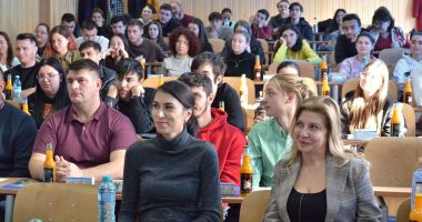 Stire din Cultură-Educație : Actualele provocări ale fermierilor, dezbătute cu studenții ovidieni de la agricultură