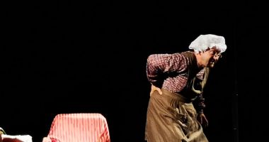 Stire din Cultură-Educație : Povestea Scufiței Roșii, în dublă reprezentație la Teatrul „Căluțul de mare”, dar cu casa închisă