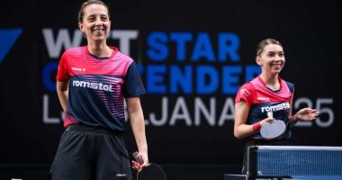 Stire din Sport : Constănțencele Elizabeta Samara şi Bernadette Szocs s-au calificat la United States Smash