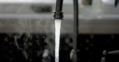 Stire din Social : Zeci de constănţeni rămân vineri, ore-n şir, fără apă caldă