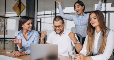 Stire din Social : Cât de fericiți sunt românii la locul de muncă? Tinerii sunt mai puțin implicați și se simt subapreciați