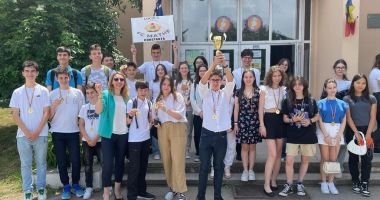 Stire din Cultură-Educație : Tinerii matematicieni constănțeni premiați la CampioMATE 2023