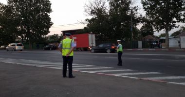 Transportatorii de persoane şi mărfuri, controlaţi de poliţişti, la Constanţa