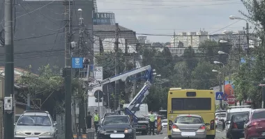 Linia 102 își schimbă temporar traseul. Autobuzele nu mai trec pe strada Zorelelor