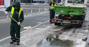 Stire din Social : Ger și polei la Constanța. Intervenții continue și apel la prudență