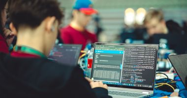 Stire din Cultură-Educație : Studenți ai Universității ”Ovidius” au participat la cel mai important exercițiu românesc de securitate cibernetică