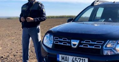 Stire din Eveniment : URMĂRIRE ÎN TRAFIC. Minor prins de polițiștii de frontieră, la volanul unui autoturism furat