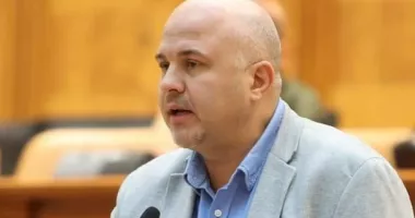 Stire din Politică-Administrație : Parlamentarii USR susțin plata primei zile de concediu medical pentru pacienții cronici