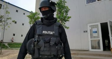 Stire din Eveniment : Autoturisme furate și dezmembrate, iar piesele împrăștiate la centre din alte județe. Erau vizate firme din Constanța!