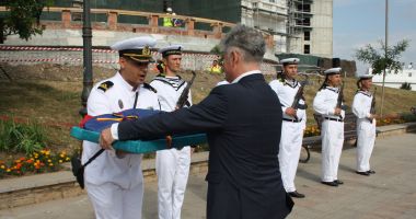 FOTO. ZIUA DRAPELULUI, celebrată în fața Comandamentului Flotei, pe faleza din Constanța - 4