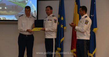 Stire din Eveniment : Emblema „Polițist de frontieră marinar” pentru echipajul navei MAI 1106, de Ziua Poliției de Frontieră