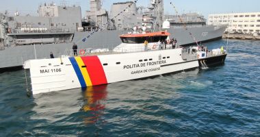 Emblema „Polițist de frontieră marinar” pentru echipajul navei MAI 1106, de Ziua Poliției de Frontieră - 4