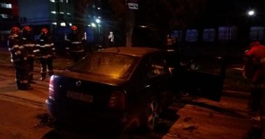 GALERIE FOTO. ACCIDENT GRAV: UN ȘOFER A INTRAT CU MAȘINA ÎN STÂLP - 3