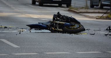 Stire din Eveniment : ACCIDENT GRAV la bifurcația spre Costinești: un MOTOCICLIST a ajuns în stare critică la spital