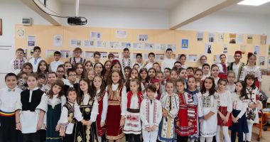 Stire din Cultură-Educație : Ziua Dobrogei, sărbătorită şi de elevii Şcolii nr. 24 „Ion Jalea”