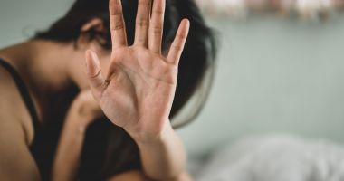 Stire din Eveniment : "Puterile mistice" au convins o puștoaică de 16 ani să aibă relații sexuale cu un bărbat de 60 de ani
