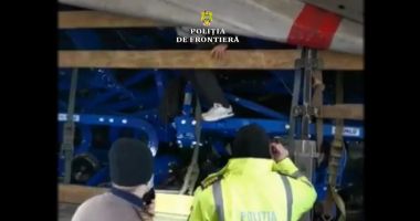 Stire din Eveniment : VIDEO / Doi algerieni, ascunşi într-un autocamion, depistaţi la Negru Vodă