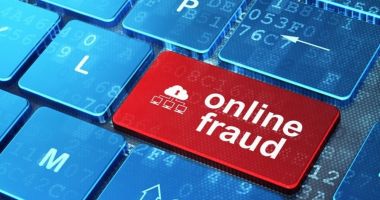 Stire din Eveniment : Atenţie! Circulă un nou tip de fraude online. "În situația în care primiți astfel de email-uri anunţaţi Poliţia Română"