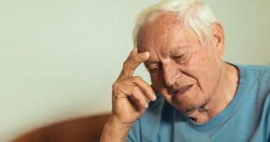 Stire din Eveniment : Bătrân păcălit prin metoda Accidentul – varianta COVID-19. A dat 10.000 de dolari pentru un „aparat de oxigen”