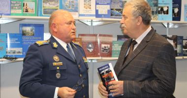 „La pas prin școala militară românească”, la Târgul de carte „Gaudeamus” - 1