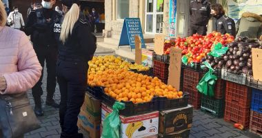 Stire din Social : Comerțul ambulant neautorizat, sancționat de polițiștii locali din Constanţa