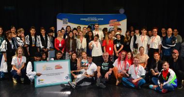 Stire din Social : O tânără de la Centrul „Delfinul”, prezentă la gala „Călătoriei Talentelor”