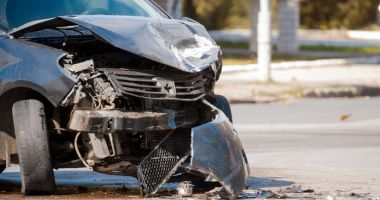 Stire din Eveniment : Dosar penal pentru un şofer implicat într-un accident cu trei autoturisme