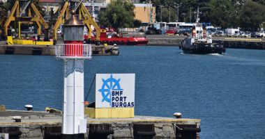 Marinarii români au făcut escală în portul Burgas din Bulgaria