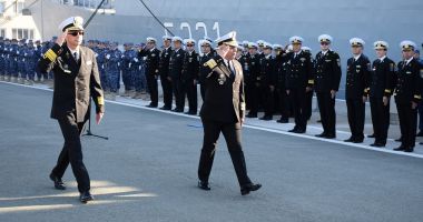 Stire din Eveniment : Predare de ștafetă. Conducerea Flotei, preluată de contraamiral de flotilă Cornel Eugen Cojocaru