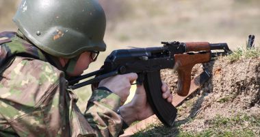Stire din Eveniment : Cazuri celebre de furturi de arme din unități militare. În toate au fost implicați soldați!