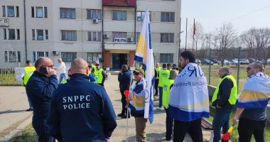 Revoltă la Poliția Mangalia! Se cere demisia șefului unității: „Ne amenință că am avea AMANTE!” - 8