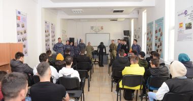 Stire din Eveniment : Forțele Navale au promovat cariera militară, în școlile din Constanța și Tulcea