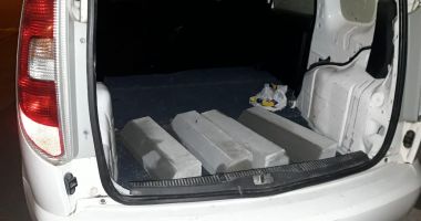 Stire din Social : Constănţean prins în timp ce fura bordurile folosite la reabilitarea bulevardului 1 Mai
