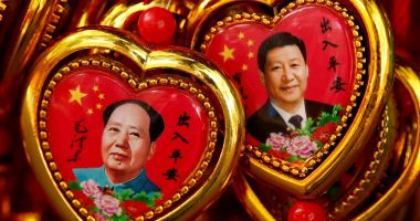 Stire din Actualitate : Xi Jinping îi aduce un omagiu lui Mao, în ajunul aniversării regimului