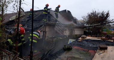GALERIE FOTO. INCENDIU VIOLENT în cartierul Viile Noi. DOUĂ GOSPODĂRII afectate de flăcări, în plină iarnă! - 3