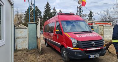 GALERIE FOTO. TEROAREA RĂZBOIULUI i-a alungat din casele lor! Tabăra mobilă a ISU Constanța, trimisă la Tulcea - 4