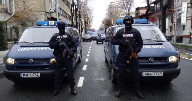 Stire din Eveniment : CONCURSURI FRAUDATE în Jandarmerie. Mai mulți jandarmi, printre care doi șefi de inspectorate, anchetați pentru corupție