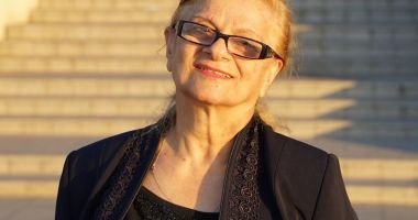 Stire din Cultură-Educație : Lansare de carte semnată de prof. Arșaluis Gurău, cu prilejul Zilei Naționale a Republicii Armenia