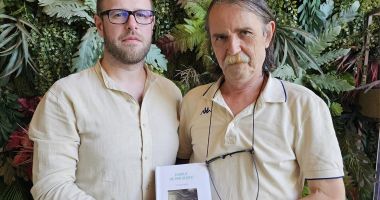 Stire din Cultură-Educație : Arheologul Liviu Lungu lansează volumul „Fabulă de dor și jale: Cartea întâia"